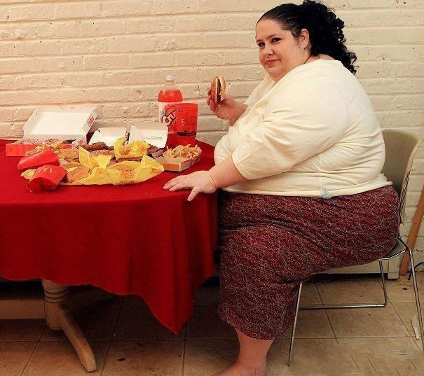 美国|美国普通人为啥越穷越胖？美国留学生差点哭了：你不懂我们的悲伤