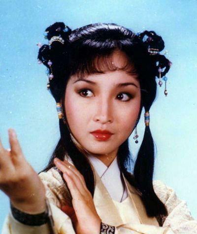 天山童姥陈安莹罕现身,面部精致却体型发胖,恋爱30年不肯结婚