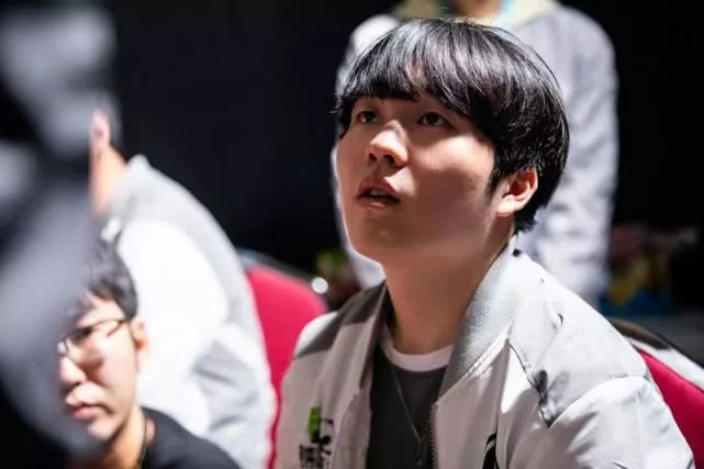 知道管泽元为什么是毒奶了嘛？他预测LGD和IG进世界赛，LGD被零封