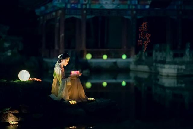 春江花月夜|“孤篇压全唐”的《春江花月夜》，到底好在哪，这评价是否过誉？