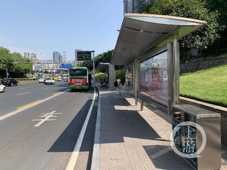 重庆公交车站台图片
