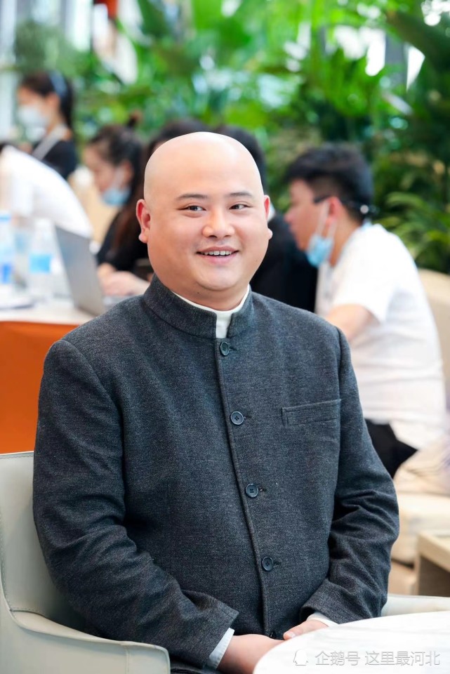 演员孙建弘出席北京国际电影节 为游戏动漫单元战队颁奖