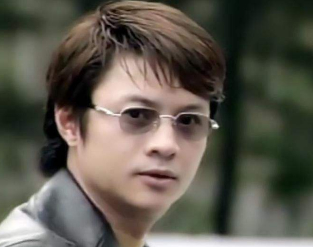 的最为辉煌的那一段时间,尹天照也是荧幕上十分活跃的一位青年演员