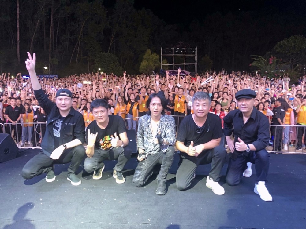 查德维克·博斯曼|《黑豹》男主去世，黑豹乐队躺枪，部分网友恶意玩梗遭怒批