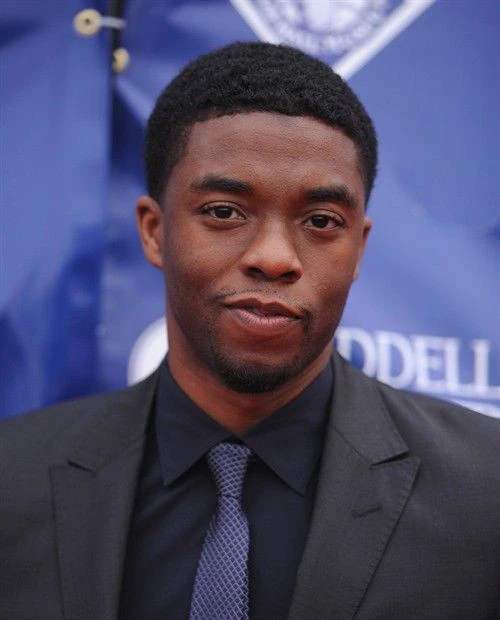 查德维克·博斯曼|《黑豹》男主去世，年仅43岁，与结肠癌斗争4年？