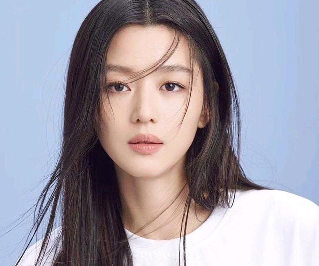 全智贤|全智贤曝婚后生活，辛苦照顾俩儿子，还要保持美貌身材怕被老公嫌弃