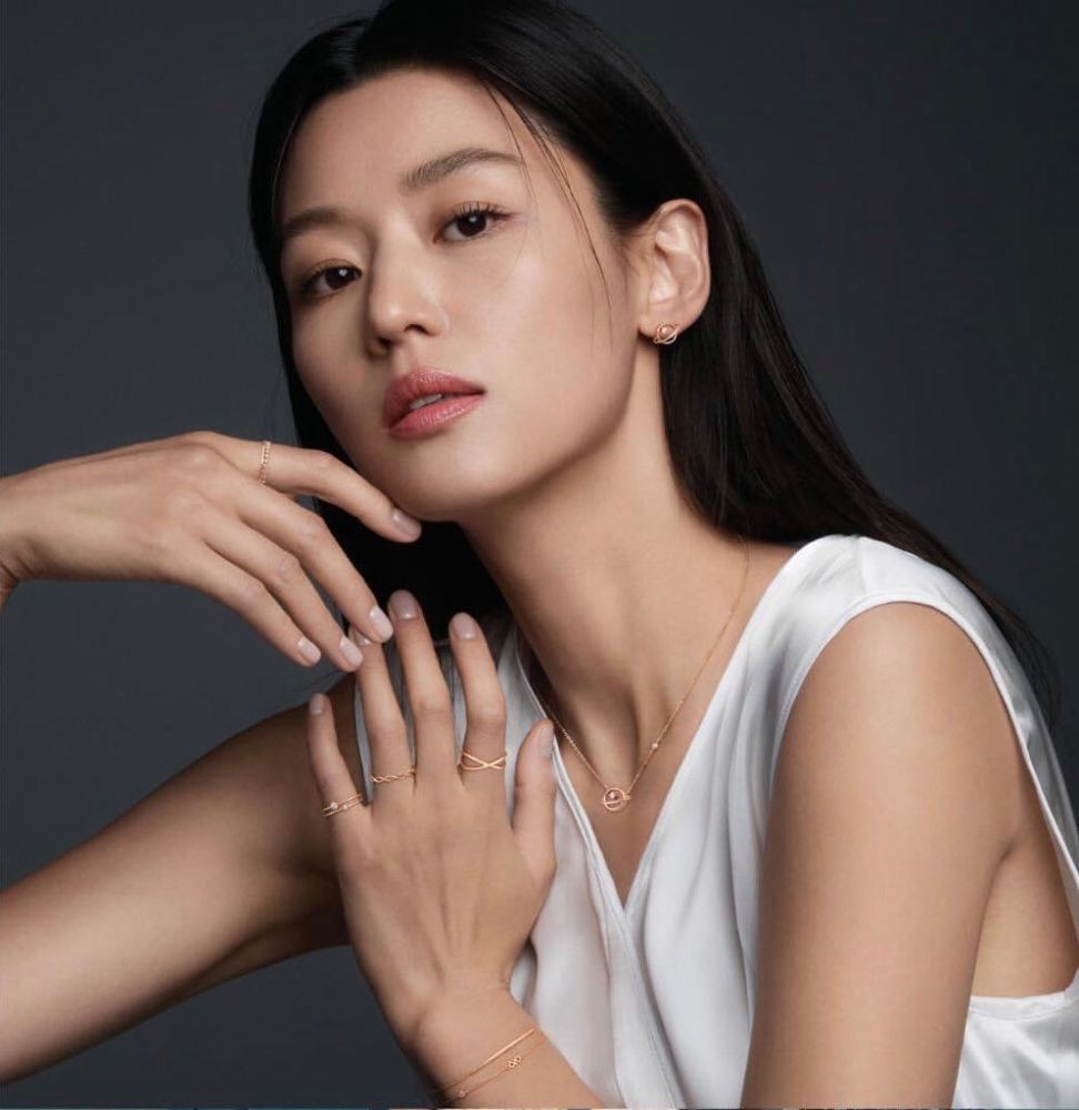 全智贤|全智贤曝婚后生活，辛苦照顾俩儿子，还要保持美貌身材怕被老公嫌弃