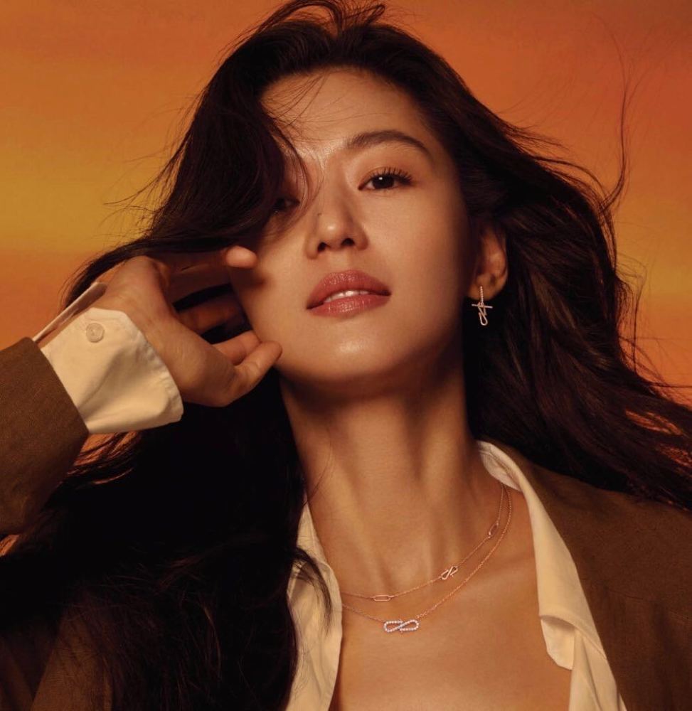 全智贤|全智贤曝婚后生活，辛苦照顾俩儿子，还要保持美貌身材怕被老公嫌弃