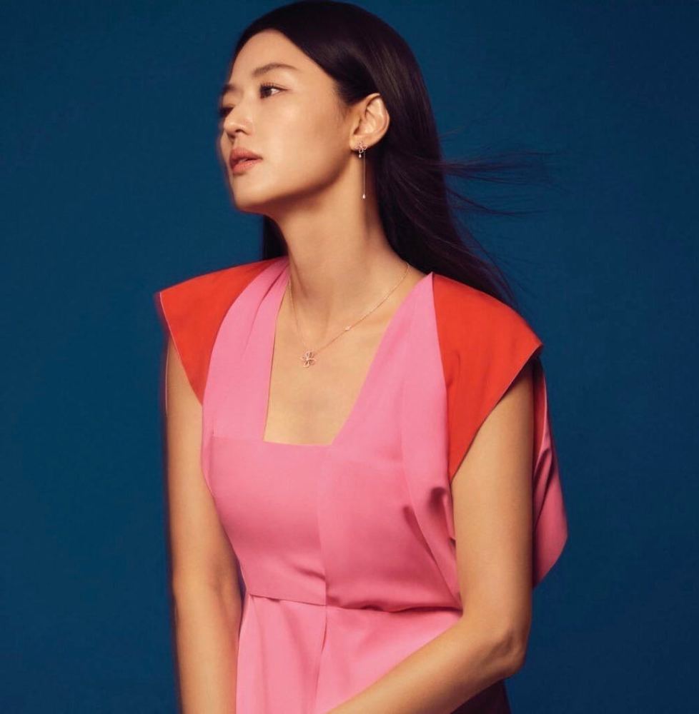 全智贤|全智贤曝婚后生活，辛苦照顾俩儿子，还要保持美貌身材怕被老公嫌弃