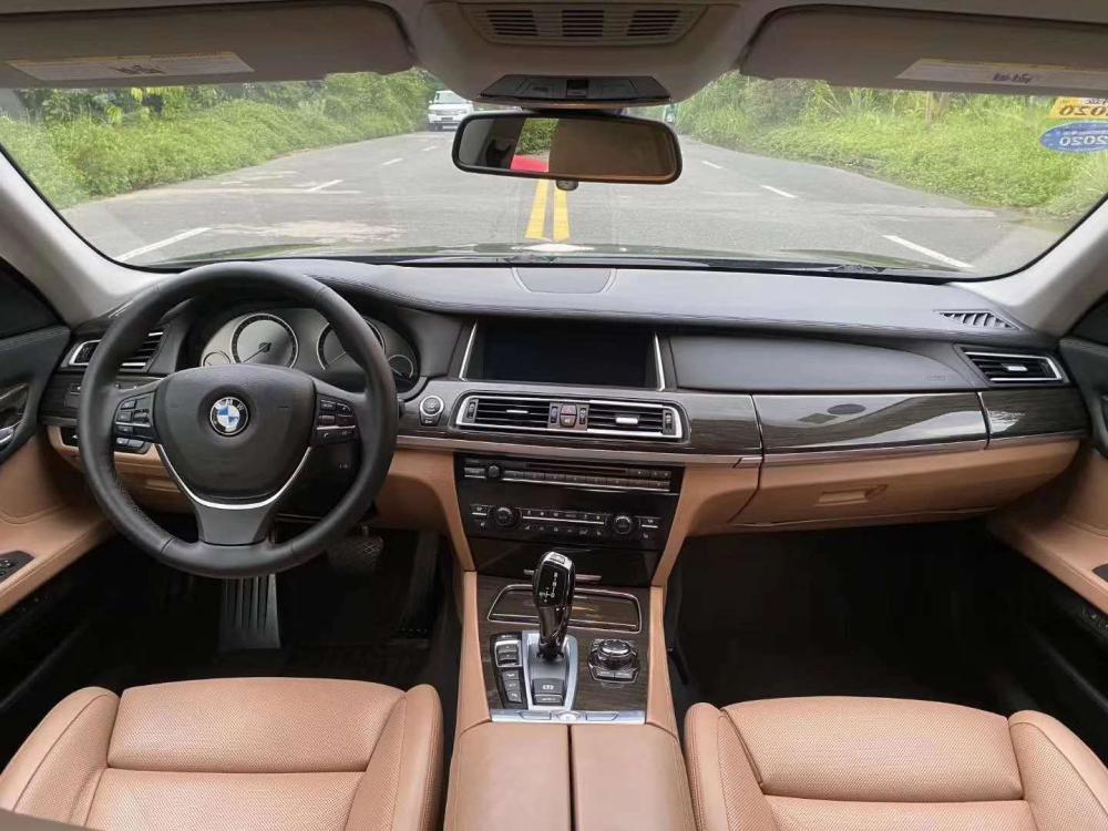 15款宝马750li二手售价21万,四驱顶配,坐享尊崇惬意