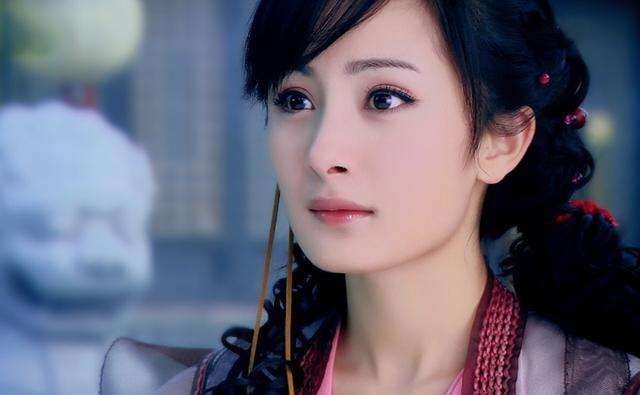 杨幂|杨幂代言造型被吐槽，像直播精神小妹儿，土到极致就是潮