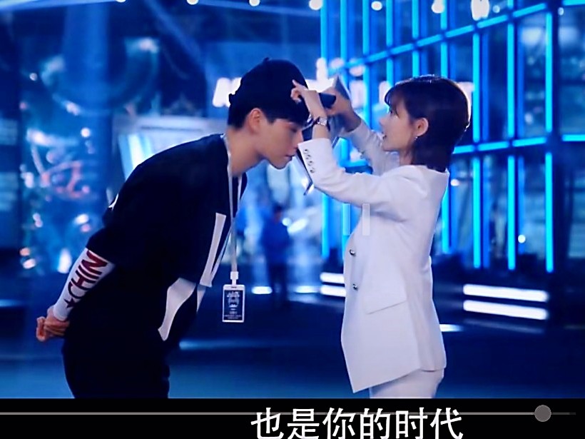 亲爱的挚爱的|《亲爱的挚爱的》杀青，胡一天眼神宠溺，李现、杨紫现身大合照