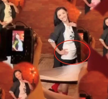 张柏芝|谢霆锋40岁生日，张柏芝又被传怀孕，还心虚删网友怀四胎猜测