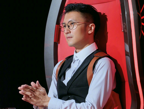 张柏芝|谢霆锋40岁生日，张柏芝又被传怀孕，还心虚删网友怀四胎猜测