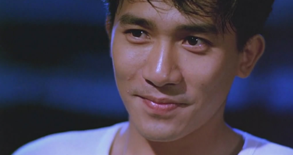 周星驰|1990年，周星驰主演梁朝伟不要的《咖喱辣椒》，香港票房破1577万
