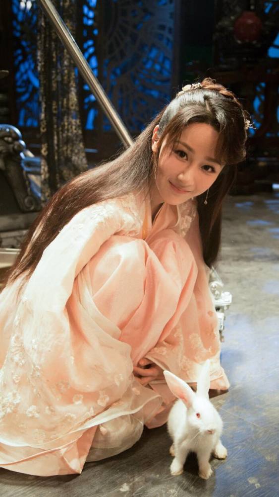 杨紫|维权成功又荣升普法大使！杨紫的21年童星路非议不断，仍涅槃重生