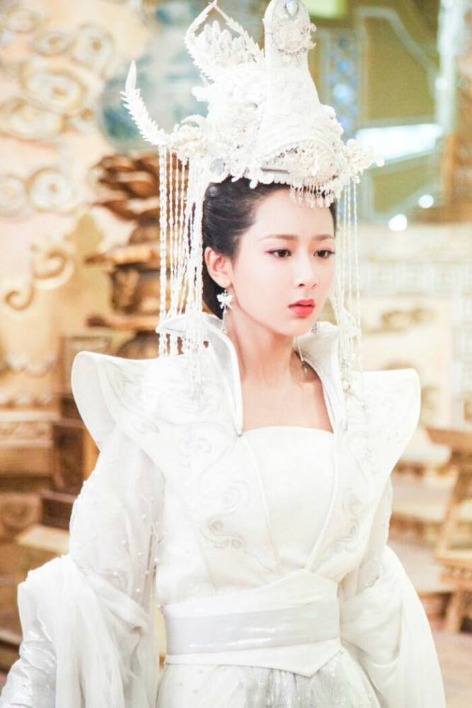 杨紫|维权成功又荣升普法大使！杨紫的21年童星路非议不断，仍涅槃重生