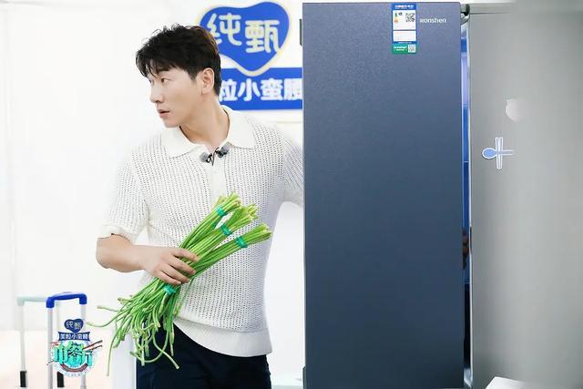 赵丽颖|黄晓明变佛系，赵丽颖被气哭，《中餐厅》第四季有点不一样