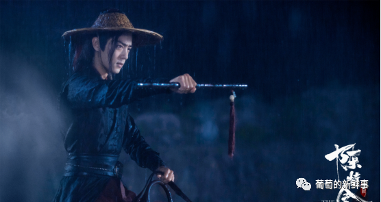 肖战|肖战代言品牌放新物料，穿白衬衫清爽帅气，自称赞赞超可爱