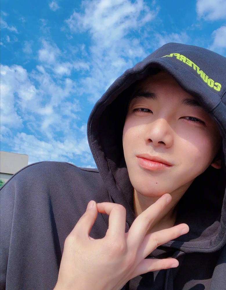 周杰伦|明星数字专辑top榜曝出，周杰伦不敌3位90后，肖战居榜首太优秀