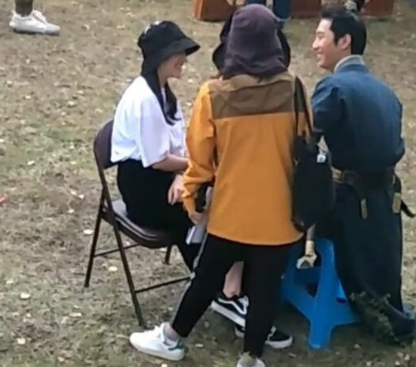 何超莲|何超莲旗袍清秀优雅，豪门千金气质出众美若天仙，先替窦骁心动了