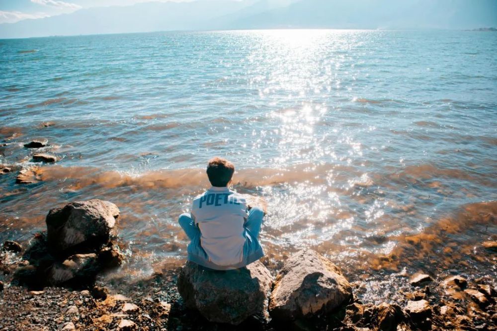 陈陆洋|29岁硕士毕业生跳江自杀，生前18篇日记曝光：太用力的人生，是场灾难