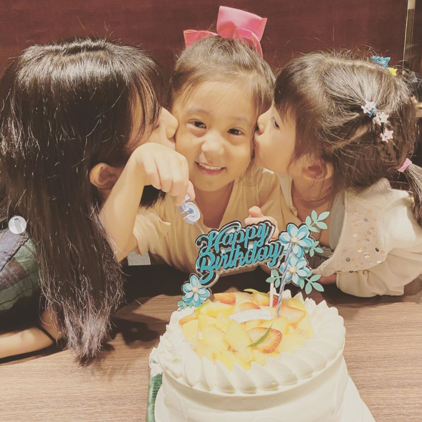 修杰楷|修杰楷携三个女儿与陈建州相聚，梧桐妹模样越来越像妈妈贾静雯