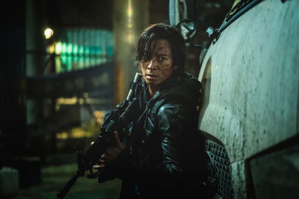 釜山行2|《釜山行2》烂出天际，十个孔刘也救不了