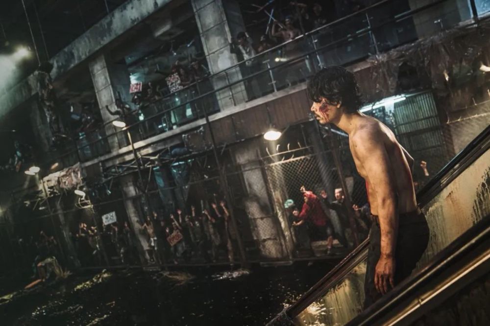 釜山行2|《釜山行2》烂出天际，十个孔刘也救不了