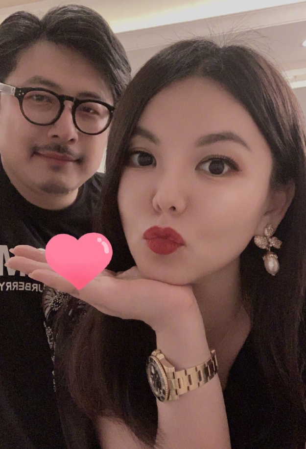 王岳伦|王岳伦酒后失态风波后李湘首晒自拍，面露甜笑自称开心却瘦了不少