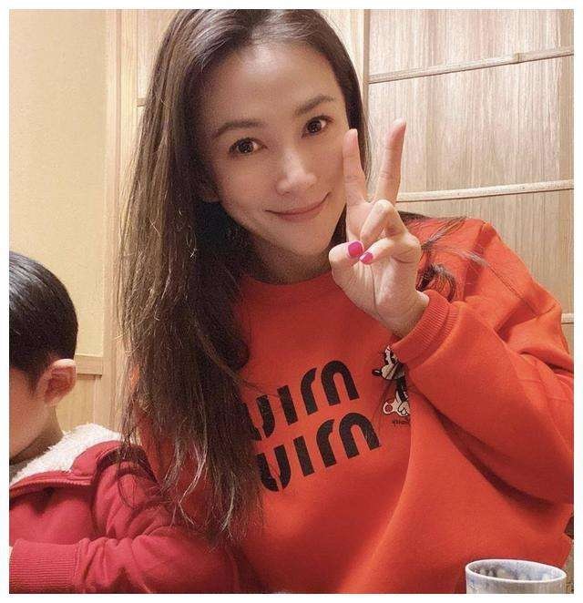 诸葛紫岐|诸葛紫岐海外豪宅曝光，海景露台门厅似宫殿，其老公被指欠债百万