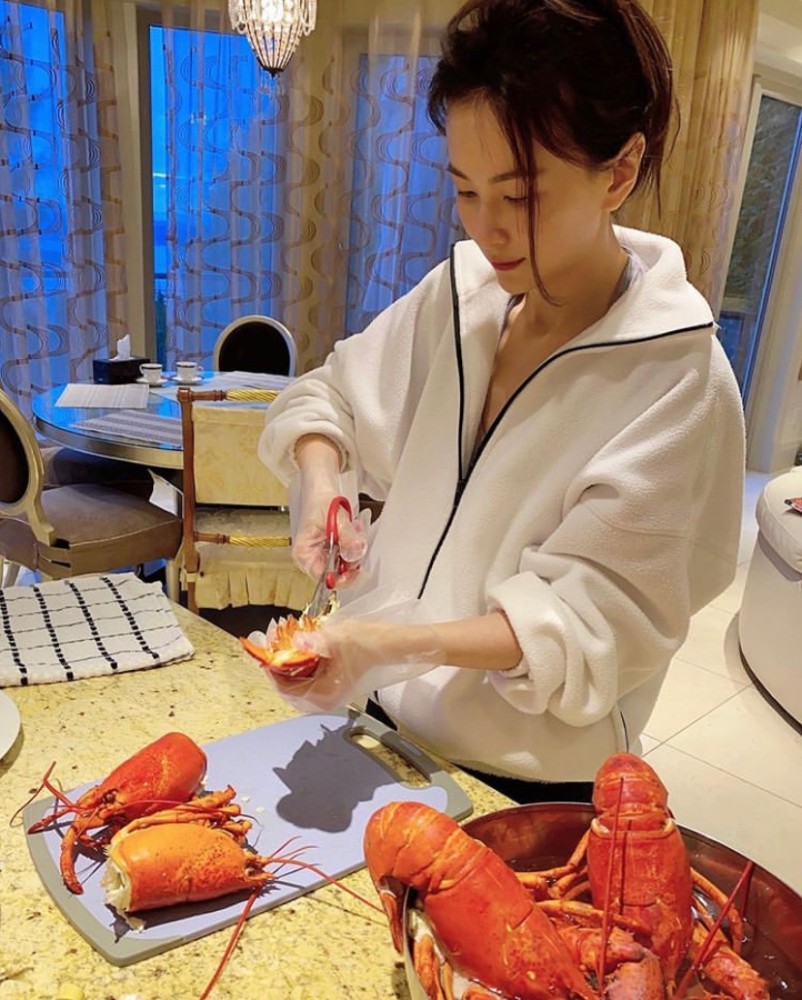 诸葛紫岐|诸葛紫岐海外豪宅曝光，海景露台门厅似宫殿，其老公被指欠债百万