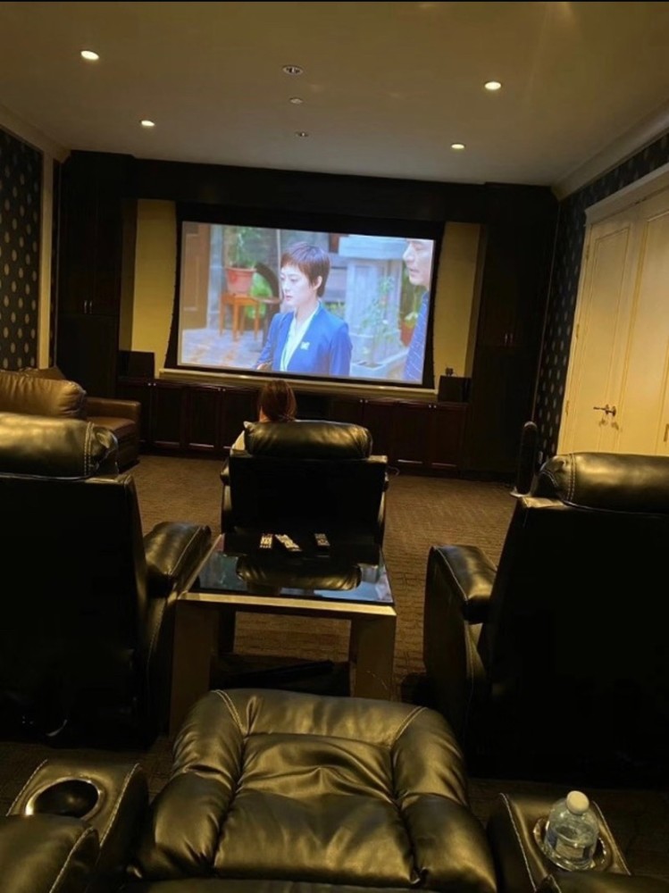 诸葛紫岐|诸葛紫岐海外豪宅曝光，海景露台门厅似宫殿，其老公被指欠债百万