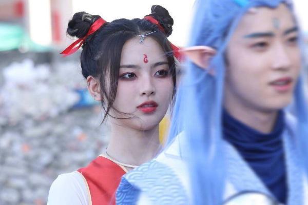 完美的夏天|《完美的夏天》渐入佳境，杨超越力挽狂澜，饰演哪吒爆笑非常