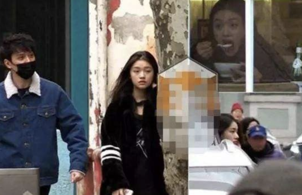 赵丽颖|杜华快本提冯绍峰前任，赵丽颖急了，当众叫她大姐，不愧是赵小刀