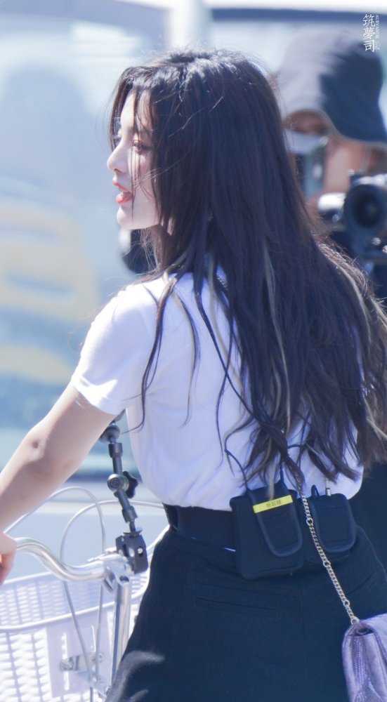 杨超越|锦鲤少女继舞台划水后演技也令人尴尬？杨超越：希望大家忘了我是杨超越！