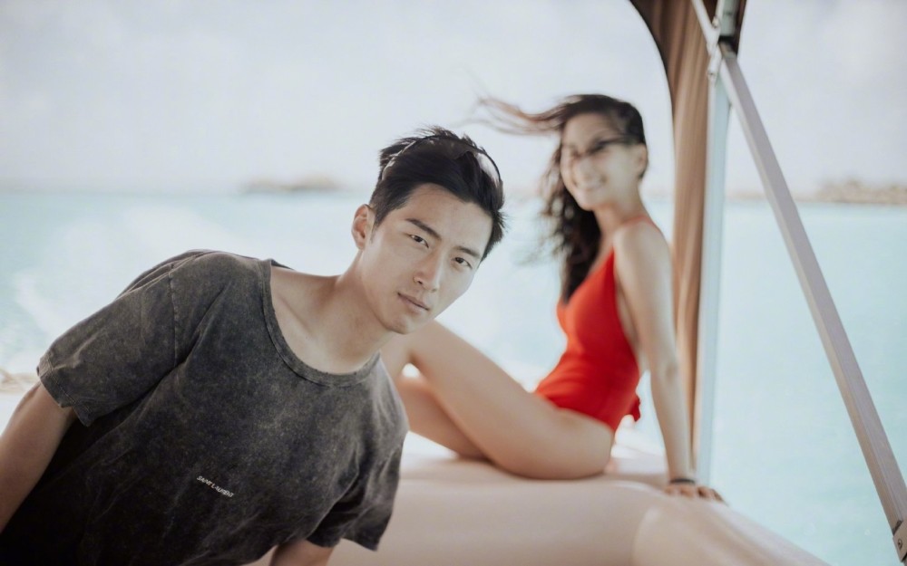 何超莲|何超莲晒中国风美照，本以为只是秀照片，没想到看到评论区又酸了