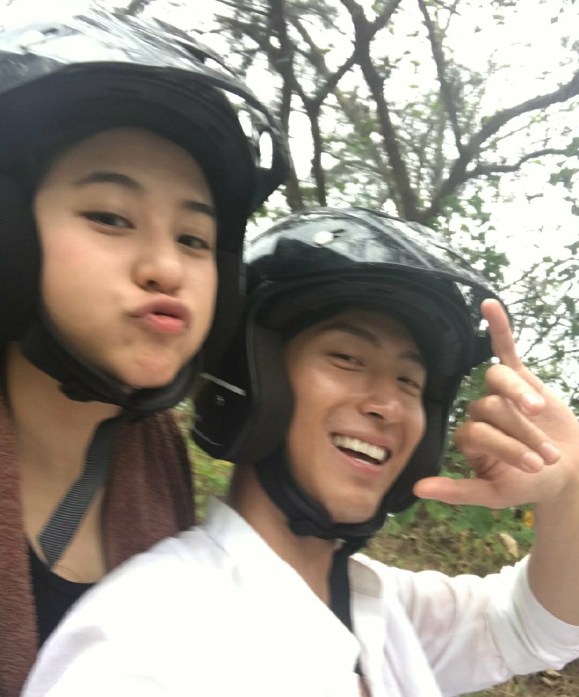 何超莲|何超莲恋爱后颜值堪称直线上升，晒照获窦骁秒回，被网友怀疑当时两人在一起