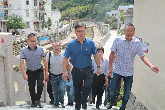 屏南县委书记深入古峰镇及寿山乡调研