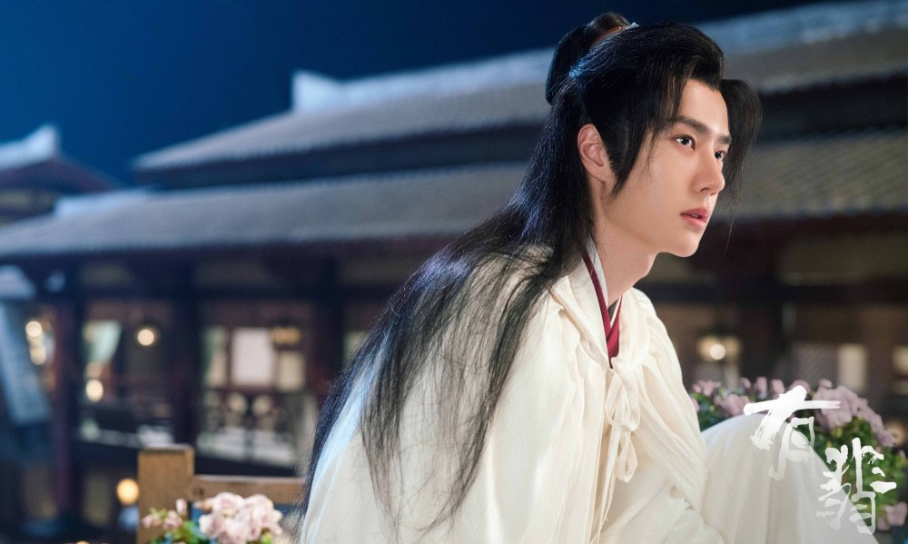 王一博|《快乐大本营》：杜华说错王一博角色名字，赵丽颖喊杜华大姐！