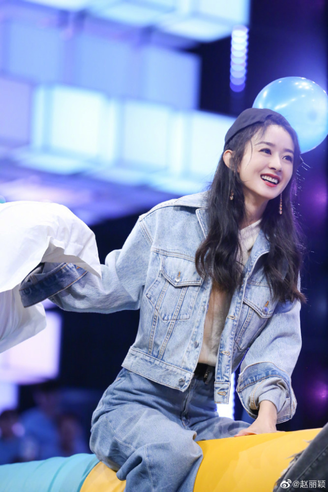 王一博|《快乐大本营》：杜华说错王一博角色名字，赵丽颖喊杜华大姐！