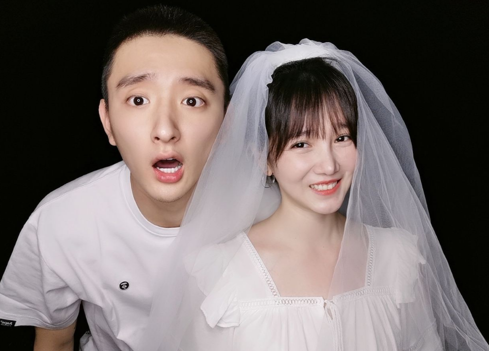 陈小纭|陈小纭宣布分手后首晒自拍，扎起丸子头面带微笑，这么快就释然了？