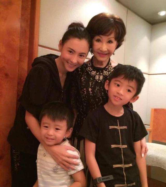 谢霆锋|醒醒吧谢霆锋，别再重蹈你父亲谢贤的覆辙