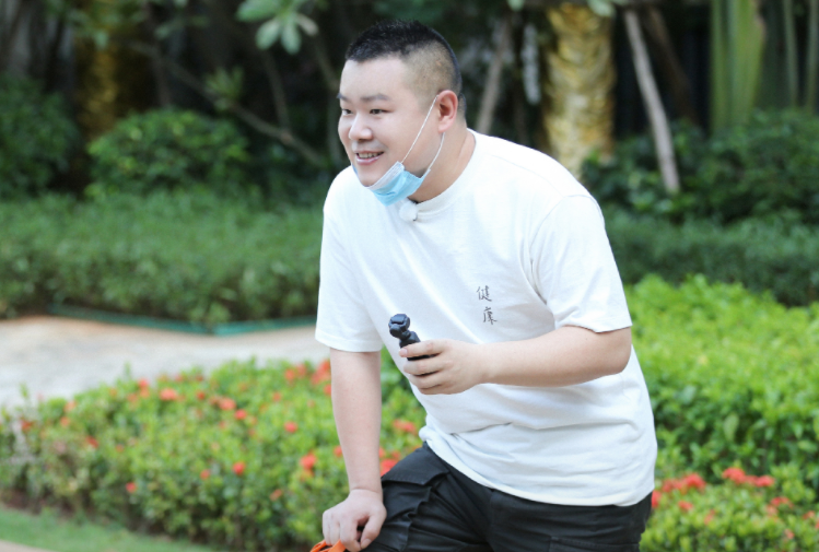 岳云鹏|嘲女明星腿粗？知名男星口碑翻车！“白瘦幼”审美太根深蒂固了吧！