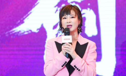 赵丽颖|大型翻车现场！杜华当众提冯绍峰前任，赵丽颖直接回怼叫她大姐