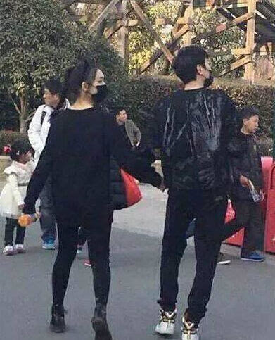 赵丽颖|大型翻车现场！杜华当众提冯绍峰前任，赵丽颖直接回怼叫她大姐