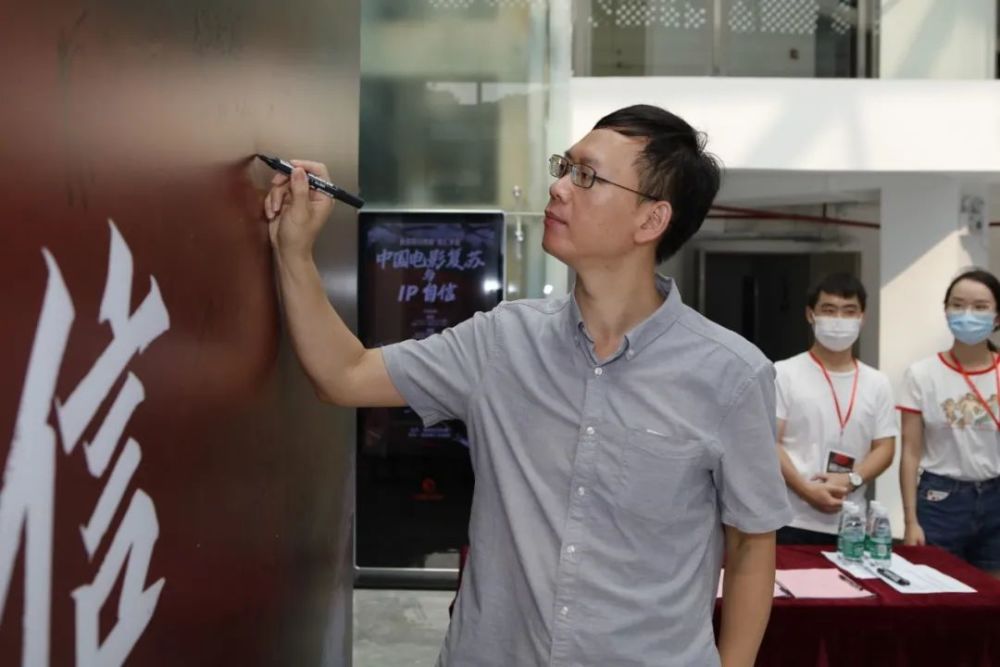 花木兰|硬刚刘亦菲版花木兰，“她”是哪国人？