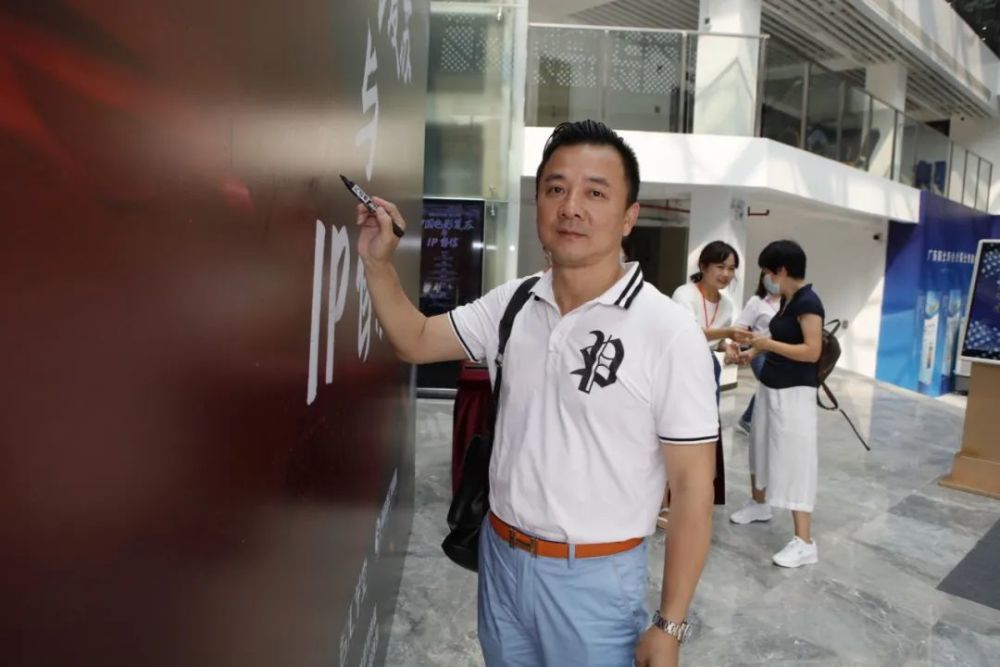 花木兰|硬刚刘亦菲版花木兰，“她”是哪国人？