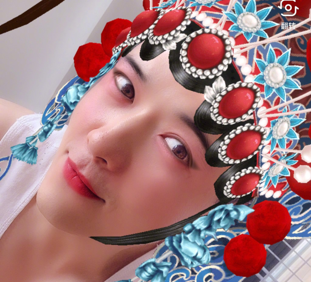 高云翔|董璇被曝新恋情后，高云翔受刺激去非洲疗伤？晒提吉他照尽显孤独