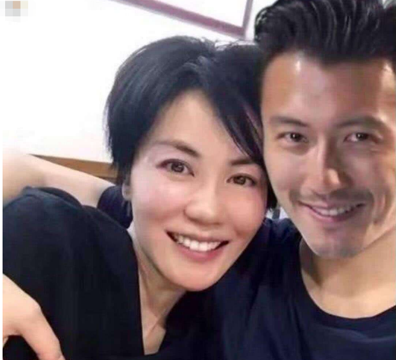 谢霆锋|香港娱记再谈张柏芝三胎，断言生父就是谢霆锋，为顾及王菲感受才否认